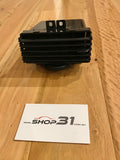 NISSAN SKYLINE R31 - INTERIOR DASH CENTRE AIR VENT